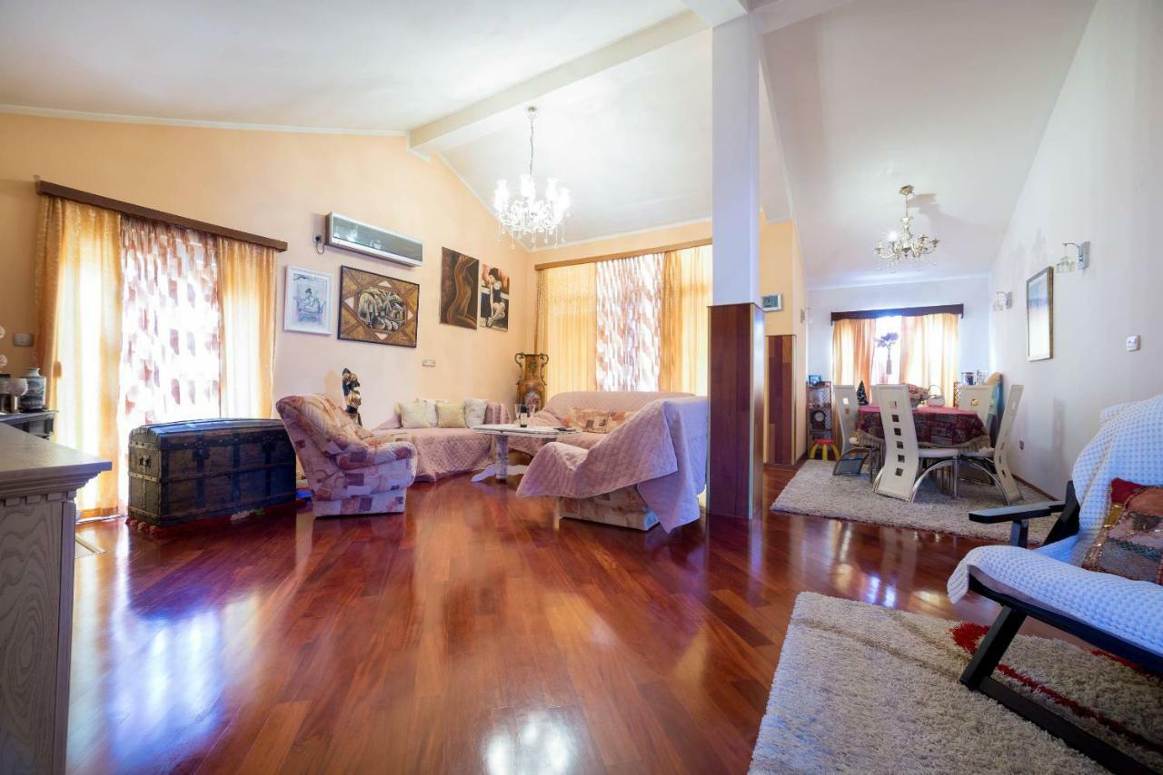 Apartments Tasija Тиват Екстериор снимка